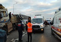 Yolcu otobüsü, park halindeki kamyona çarptı: 3 ölü, 33 yaralı