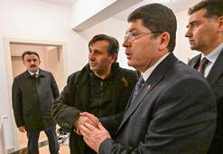 Bakan Tunç'dan, Bolu'daki yangında oğullarını kaybeden Gençbay ailesine taziye ziyareti