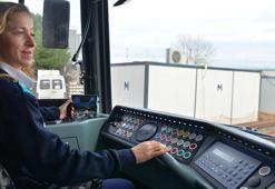 Ülkü, her gün yolcu olarak bindiği metronun 6 aydır vatman koltuğuna oturuyor