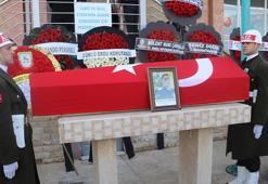 Kayak yaparken kaza geçiren astsubay, toprağa verildi