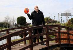 Özel güvenlik görevlisinden maç sırasında futbol topuyla basketbol resitali