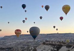 Kapadokya'da 2024 yılında 770 bin turist sıcak hava balonuyla uçtu