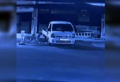 Kastamonu'da sokak köpeklerinin zarar verdiği kamyonette 200 bin liralık hasar oluştu; olay anı kamerada