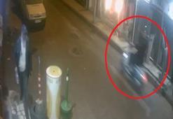 Motosikletin arkasına oturup işletme sahibine ateş açtı; o anlar kamerada