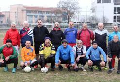 40 yıldır her pazar bir araya gelip futbol oynuyorlar