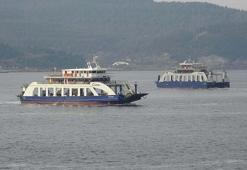 Gökçeada feribot seferlerine 'fırtına' engeli
