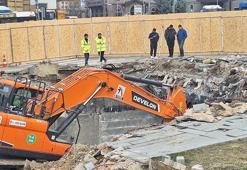 Ankara'da Yüzüncü Yıl Meydanı'nda göçük