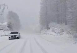 İnegöl-Domaniç yolunda yoğun kar yağışı