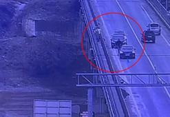 Viyadükten baraj gölüne atladı, jandarmanın attığı bidonlara tutunup kurtuldu; o anlar kamerada