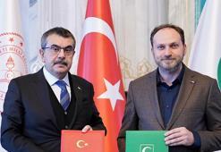 Bakan Tekin: Her açıdan bağımsız bir gençlik için el ele güzel şeyler yapacağız