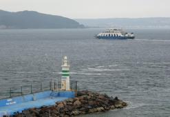 Gökçeada feribot seferlerine 'fırtına' engeli