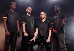 Galatasaray, 2024/25 sezonu özel formasını tanıttı