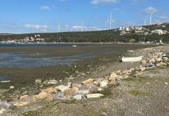 İzmir'de deniz çekilmesi devam ediyor