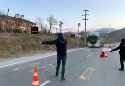 Briket yüklü TIR'da 31 kaçak göçmen yakalandı