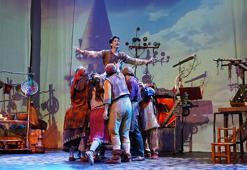 'Uçtu Uçtu Hezarfen' müzikali Şırnak'ta sahnelendi