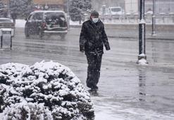 Sivas'ta kar yağışı; 215 yerleşim yerinin yolu kapandı