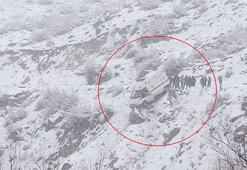 Şarampole savrulan cenaze aracı, kaya parçası sayesinde durdu