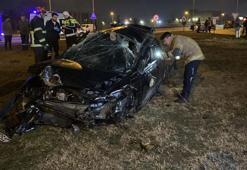 Bursa'da 2 otomobil çarpıştı; 2 yaralı