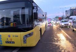 Bağcılar Basın Ekspres yolunda İETT otobüsün balataları yandı; trafik kilitlendi