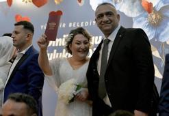 Hamile ve çocuklu 99 çifte toplu resmi nikah