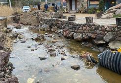 Çanakkale'de sağanak nedeniyle köprü çöktü
