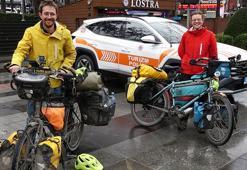 Balayında bisikletleriyle dünya turuna çıkan Fransız çift, Trabzon'a ulaştı