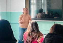 Eski öğrencilerinden, unutamadıkları öğretmenlerine sürpriz ziyaret