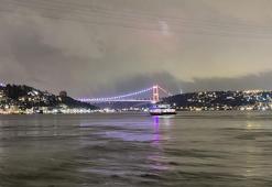 İstanbul Boğazı'nda gemi trafiği askıya alındı