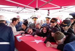 Şehit Er Mustafa Uslu gözyaşları arasında toprağa verildi