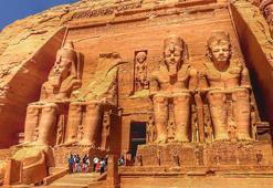 Mısır'da Firavun 2'nci Ramses'in heykeline güneş vurdu