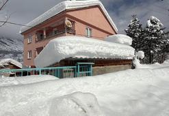 Bartın'da köyde kar kalınlığı 2 metre