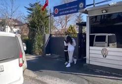 15 Temmuz Şehitler Köprüsü'nde kıyafetlerini çıkartıp korkuluklara çıkan kişi yakalandı