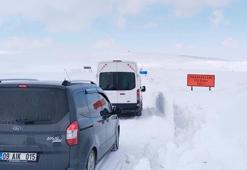 Hasköy-Mutki kara yolunda mahsur kalan 80 kişi kurtarıldı