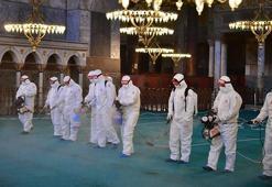 Ayasofya Camii Ramazan ayı öncesinde gül suyuyla temizlendi