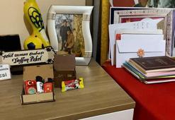 Şehit oğlunun odasında sevdiği çikolatalar bile duruyor