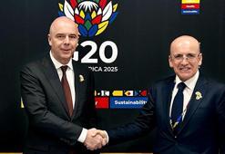 Bakan Şimşek, Rusya Maliye Bakanı Siluanov ile bir araya geldi