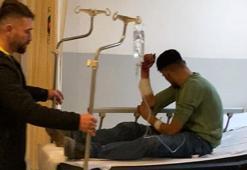 Kavgayı ayırmak isterken kolundan bıçaklandı