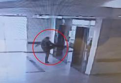 Hastane asansörüne tekme atıp, zarar verdi; o anlar kamerada