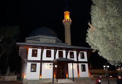 Keşan'da restorasyonun ardından 5 asırlık camide ilk teravih namazı kılındı