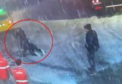 Maslak’ta iş insanına bıçaklı saldırı kamerada: Çalışanlar saldırgana dubalarla vurdu