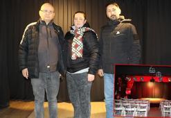 Kendi tiyatro salonlarında aile boyu gösteri yapıyorlar