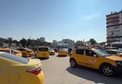 Taksiciler, durakların artırılmasını isteyen havalimanı kooperatifini protesto etti