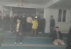 Teravihte yangın çıktı; namaza devam ettiği anlar kamerada