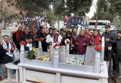 Müslüm Gürses ölümünün 12’nci yıldönümünde kabri başında anıldı