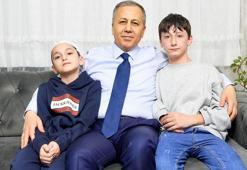 Bakan Yerlikaya, 14 ay önce sokak köpeklerinin saldırısına uğrayan Tunahan ve ailesiyle iftarda bir araya geldi