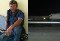 Ankara'da, yol kenarındaki TIR'a çarpan kamyonun şoförü öldü