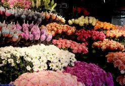 Çiçekçilerde Kadınlar Günü mesaisi