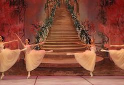 Fındıkkıran seyircisini bekliyor