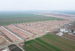 Bakan Kurum: Türkiye'nin ilk 'kırsal uydu kenti' deprem bölgesinde inşa edildi