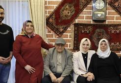 Bakan Göktaş, Kırşehir'de 56 yıllık evli çifti ziyaret etti